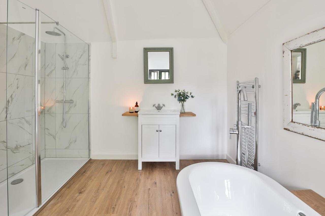 The Bothy Beverston Castle Tetbury Bagian luar foto
