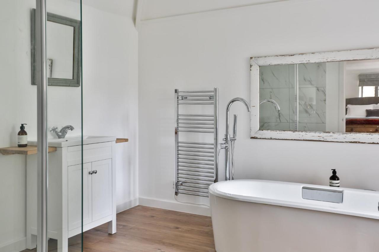 The Bothy Beverston Castle Tetbury Bagian luar foto