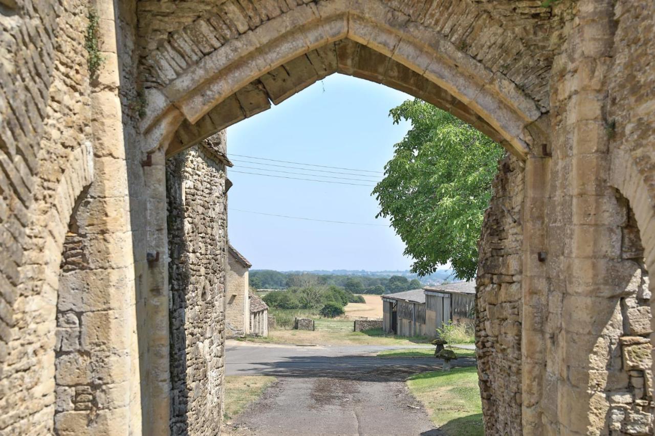 The Bothy Beverston Castle Tetbury Bagian luar foto